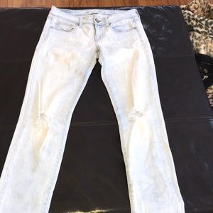 American Eagle light washed  ripped jeans